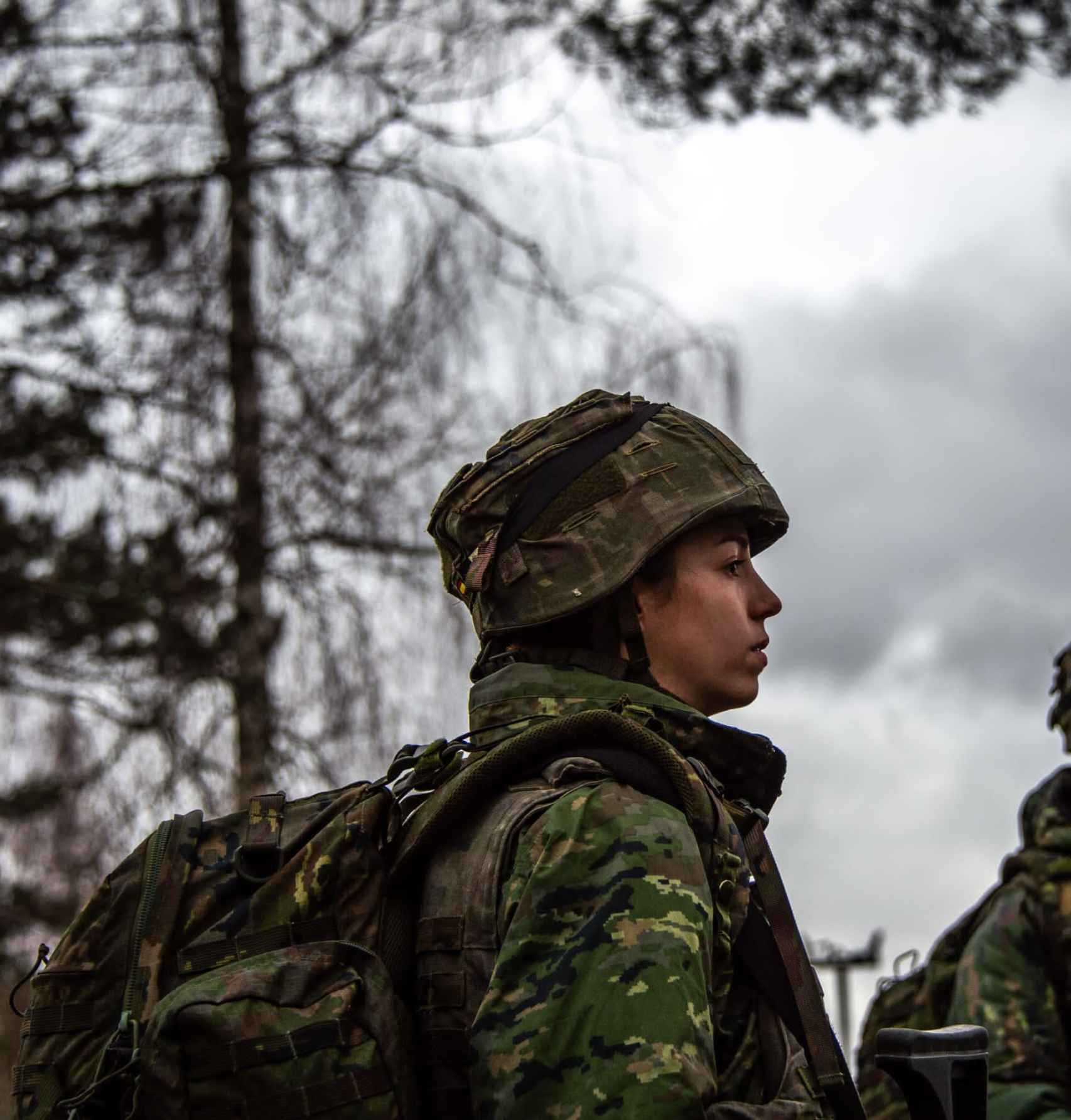 La sargento de infantería Mireya Marín durante la misión de la OTAN en Letonia.