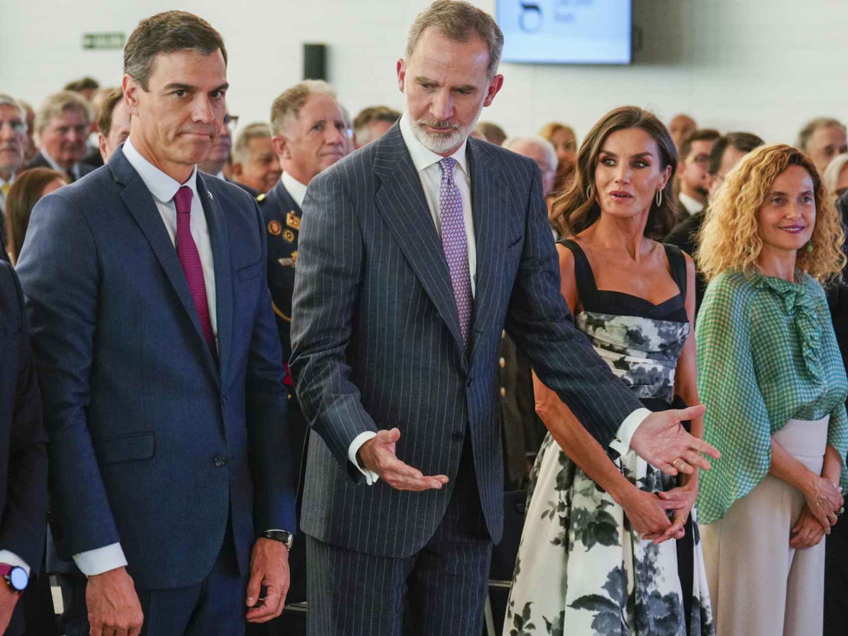Sánchez, Felipe VI, la reina Letizia y Meritxell Batet, el martes, en la inauguración de la Galería de las Colecciones Reales.