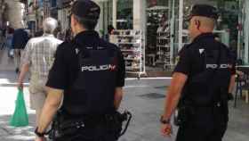 Agentes Policía Nacional Málaga capital por la calle