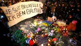 Imagen de uno de los altares que se hicieron en Bruselas tras los atentados de 2016.