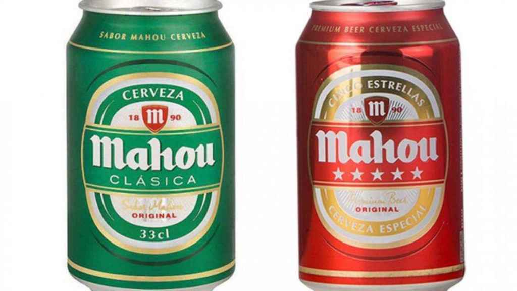 Dos botes de cerveza de las marcas más famosas de Mahou, la Clásica y la Cinco Estrellas.