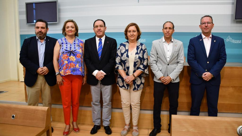 Conchi Cedillo, presidenta de la Diputación de Toledo, junto a sus vicepresidentes.