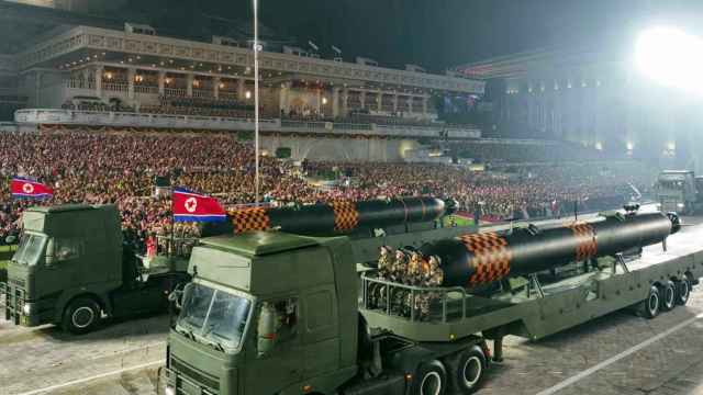 Las dos unidades de Haeil en el desfile del Día de la Victoria en Corea del Norte