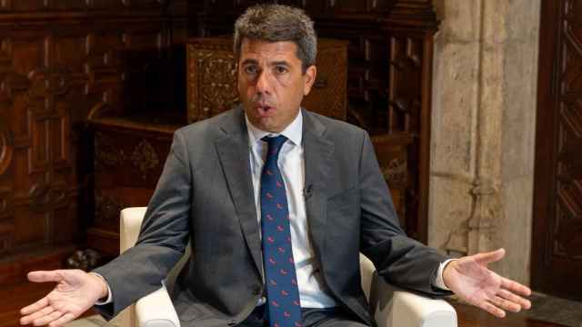 Carlos Mazón, presidente de la Generalitat Valenciana, responde a EL ESPAÑOL en su despacho oficial.