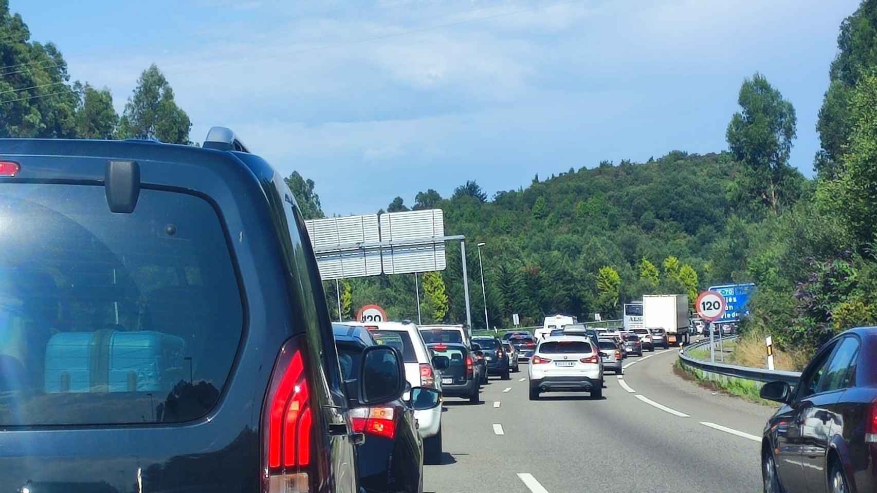 Imagen de las carreteras asturianas en plena 'Operación salida'.