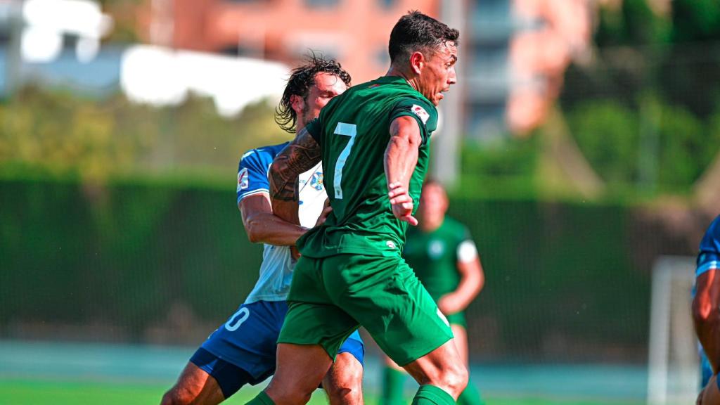 El Elche consigue su segunda victoria de la pretemporada frente al Tenerife.