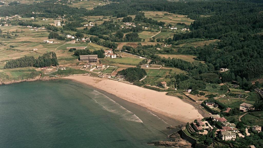 Playa de Bastiagueiro en 1971. Fuente: Arquivo Dixital de Galicia