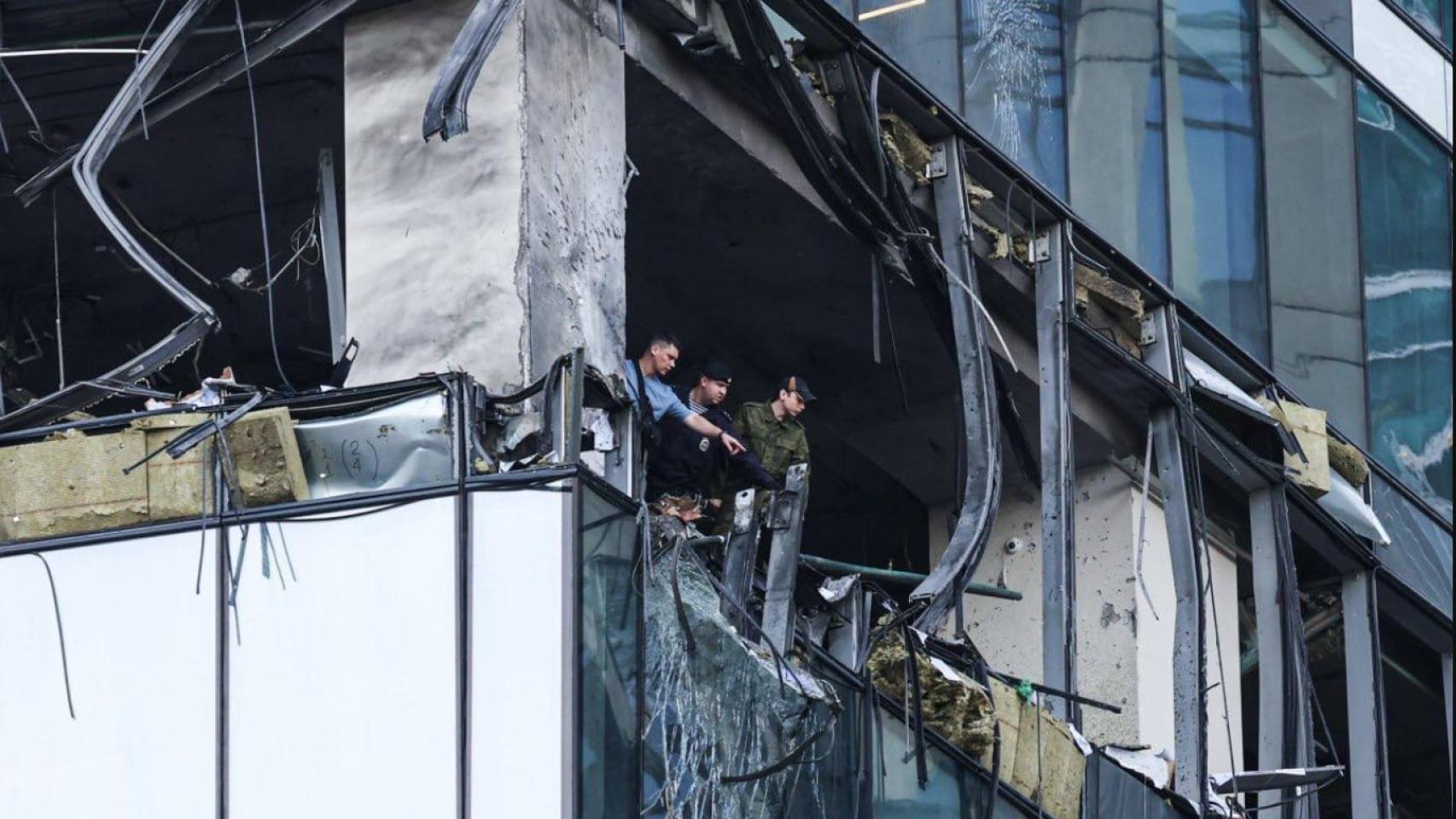 Edificio dañado por un ataque con dron en Moscú.