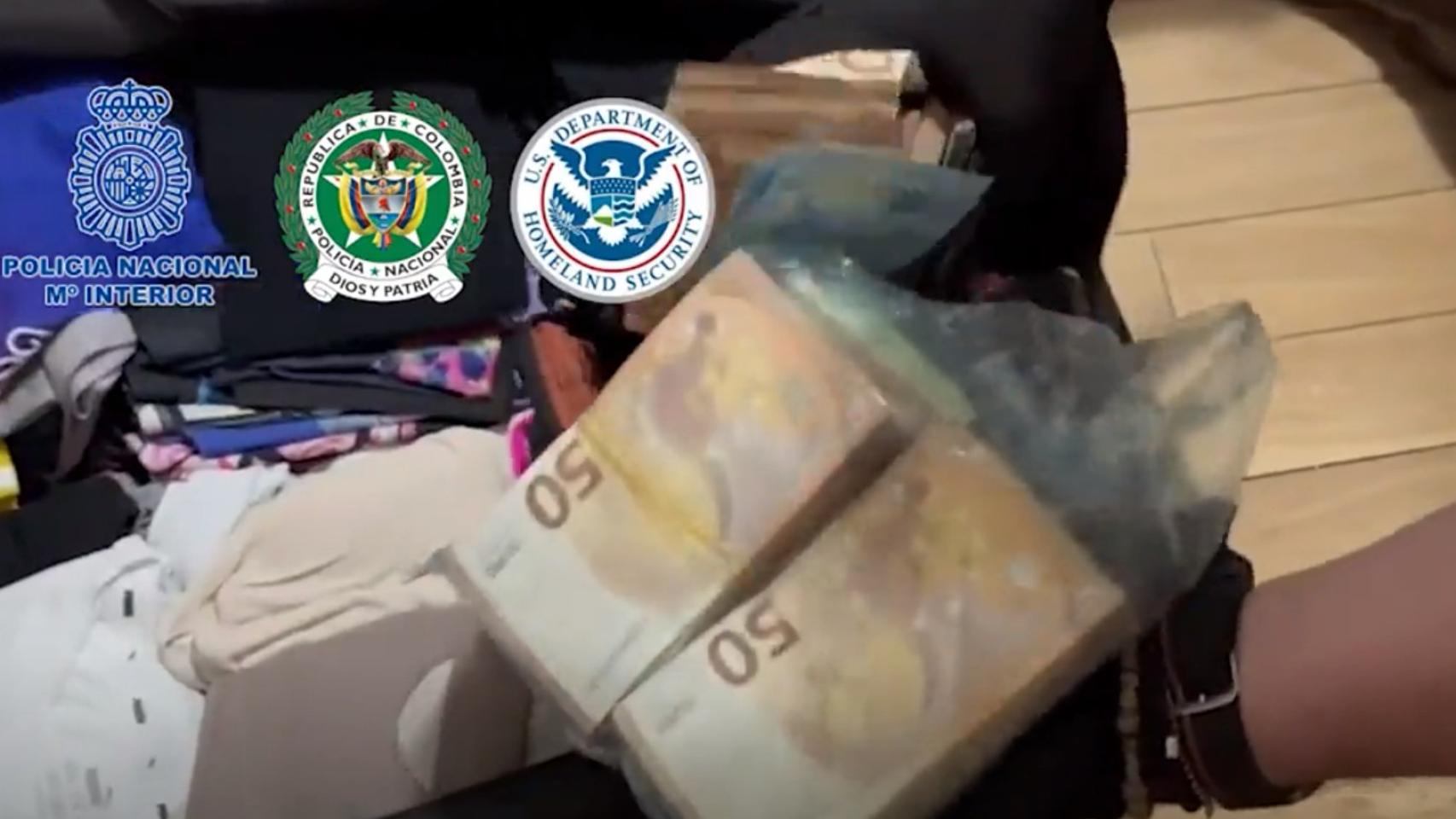 Dinero intervenido durante la operación policial.