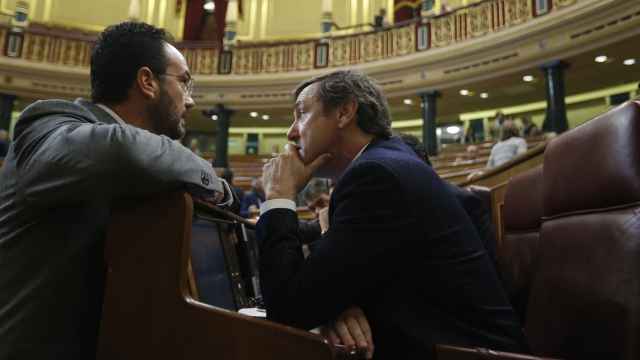 Antonio Hernando (PSOE) y Rafa Hernando (PP), dos políticos que vuelven a ser diputados.