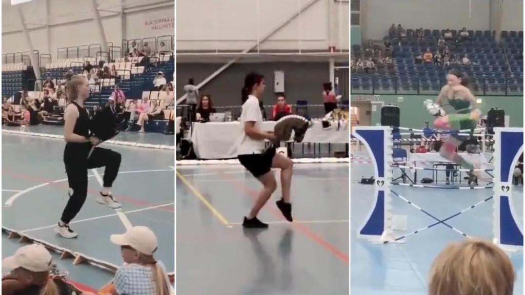 Tres jóvenes participando en un campeonato de caballos de palo.