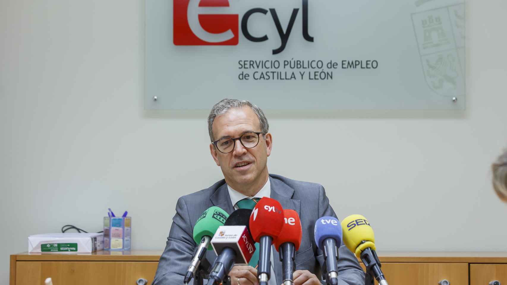 El consejero de Industria, Mariano Veganzones, durante una comparecencia