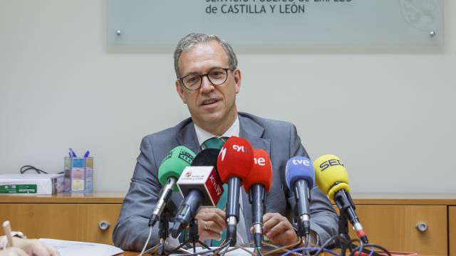 El consejero de Industria, Mariano Veganzones, durante una comparecencia.