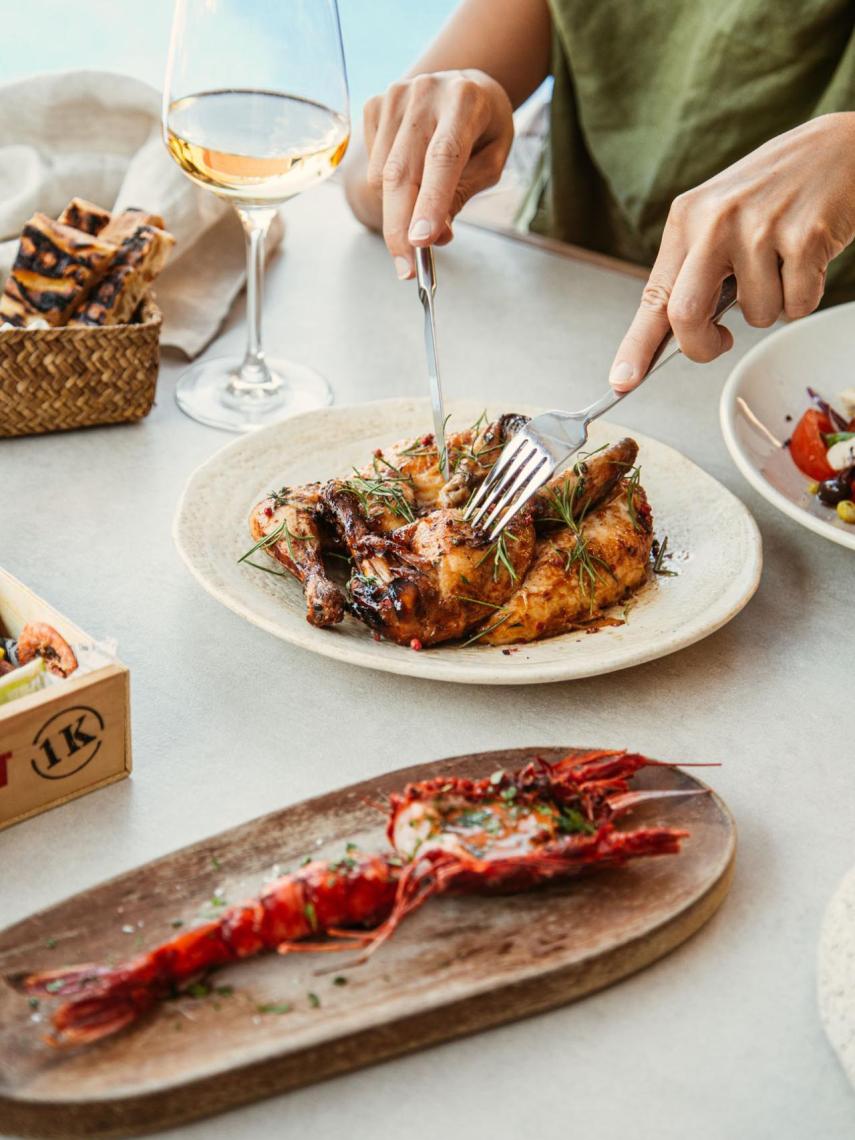 La propuesta más fresca, el restaurante de la piscina