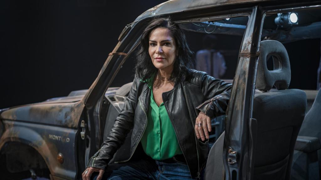 La periodista Lydia Cacho en una imagen promocional de 'La infamia', la obra teatral que adapta su libro 'Memorias de una infamia'