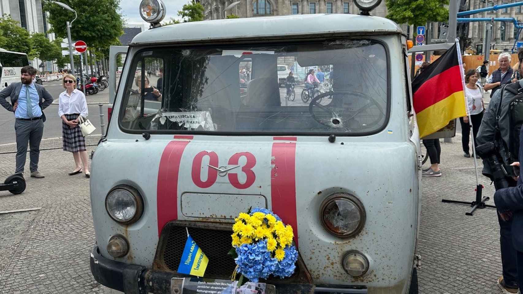 Ambulancia ucraniana tiroteada por soldados rusos