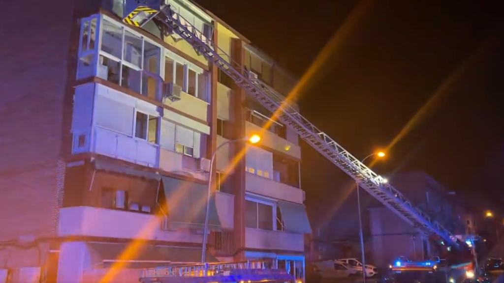 El edificio en Hortaleza, Madrid, que sufrió el incendio durante la madrugada del jueves.