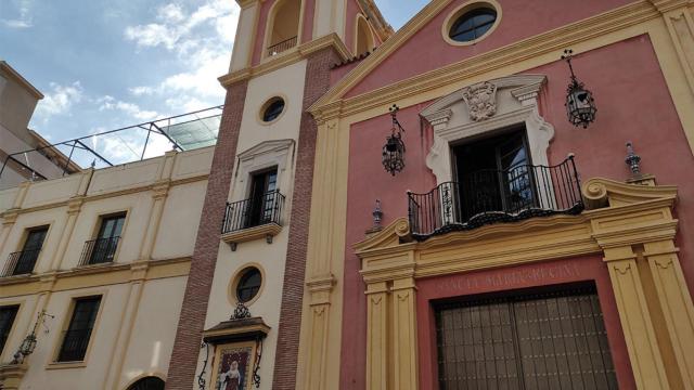 Fachada de la casa hermandad de las Penas.