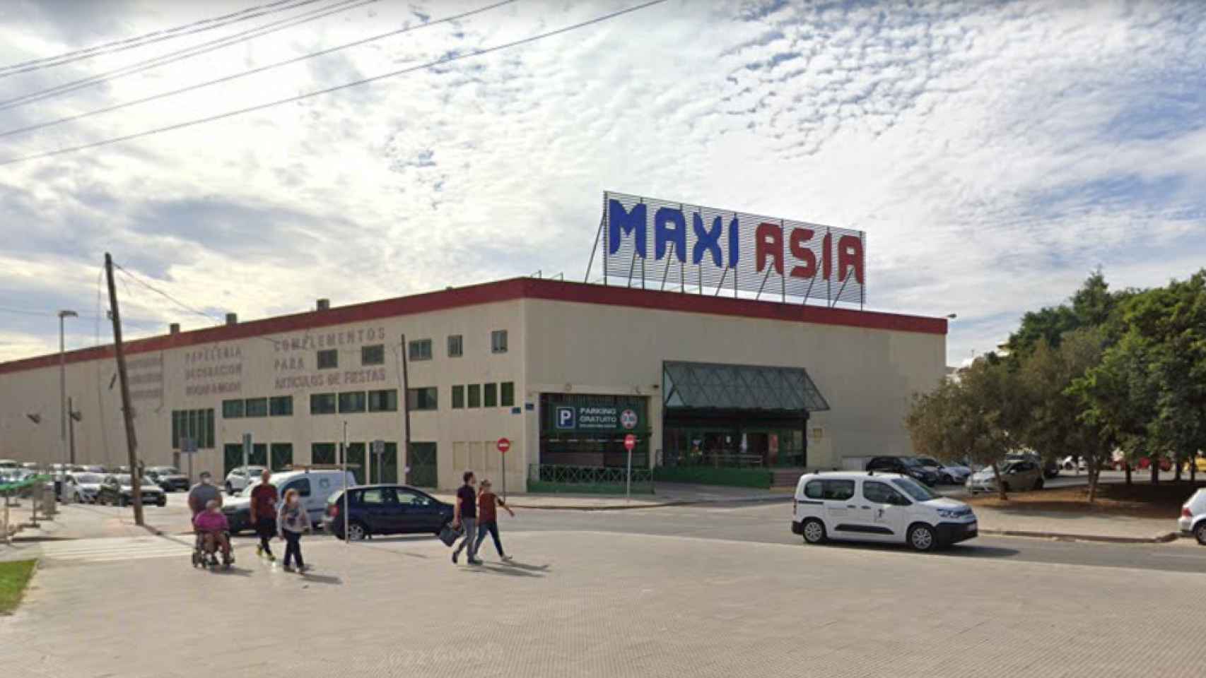 Imagen del Maxi Asia instalado en las cercanías del Martín Carpena de Málaga.