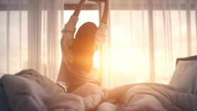Un experto desvela los hábitos clave que tienes que hacer antes de dormir para vivir más