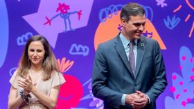 El líder del PSOE, Pedro Sánchez, junto a Ione Belarra, secretaria general de Podemos, en un acto de Gobierno.