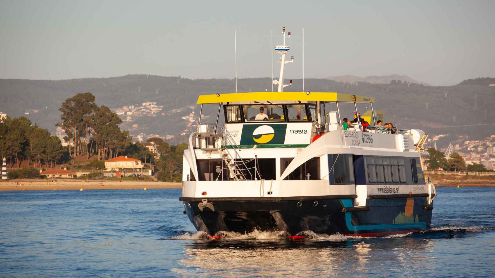 Barco de la naviera Piratas de Nabia.