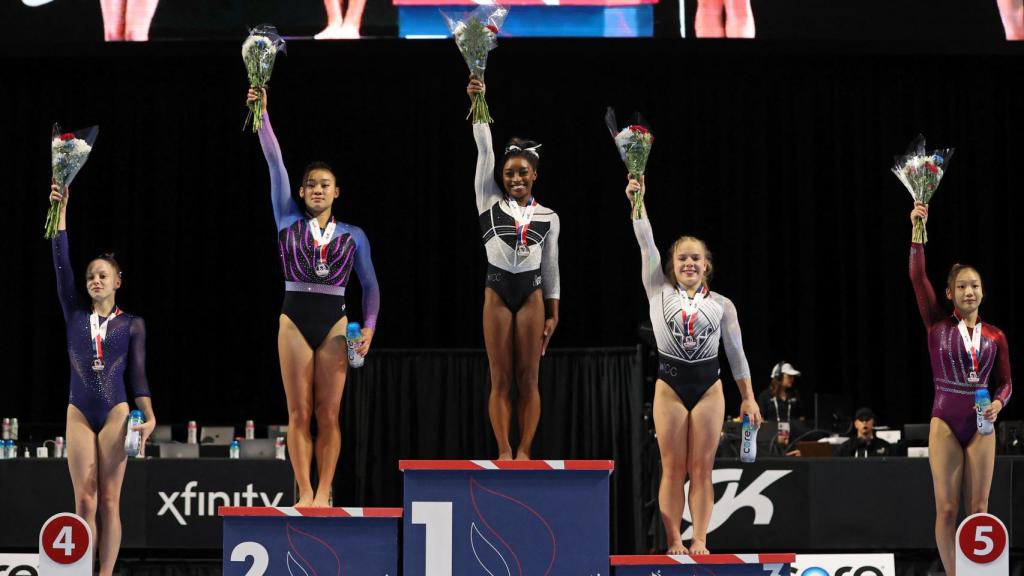 Simone Biles, en lo alto del podio en el US Classic.