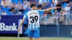 Cristian, ya jugador del Eibar, con la camiseta del Málaga CF