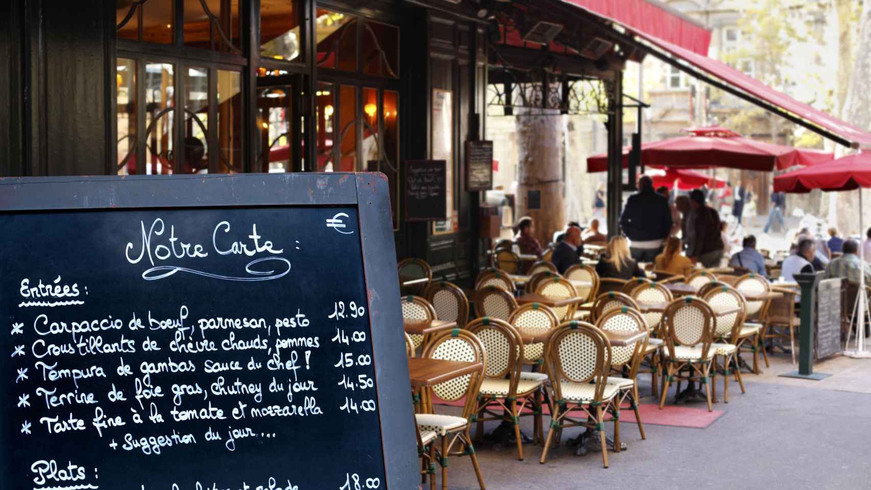 La carta de un restaurante de París.