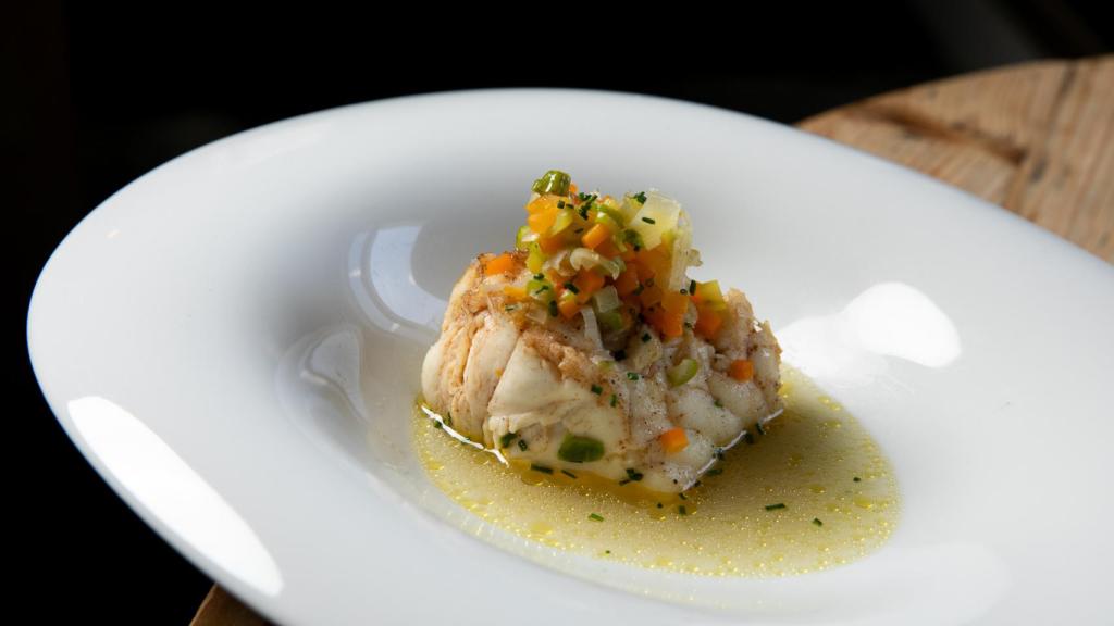 Rape negro risolado y su consomé