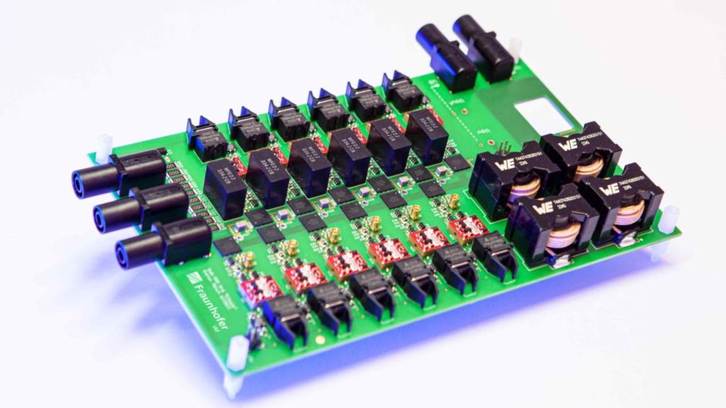 Módulo de potencia eléctrica que alcanza un 99,75% de eficiencia