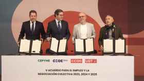 Los presidentes de CEOE y CEPYME, Antonio Garamendi (2i)y Gerardo Cuerva (1i), y los secretarios generales de UGT y CCOO, Pepe Álvarez (1d) y Unai Sordo (2d).