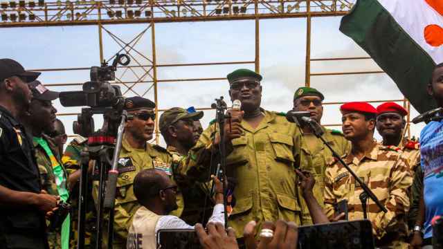 Los militares golpistas de Níger, este lunes.