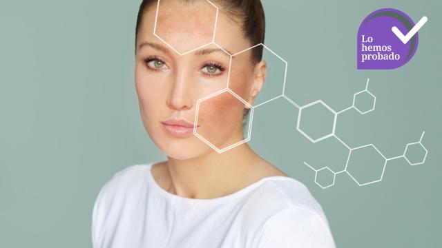 Mujer con la piel limpia y el sello de 'Lo hemos probado'. Foto: iStock.