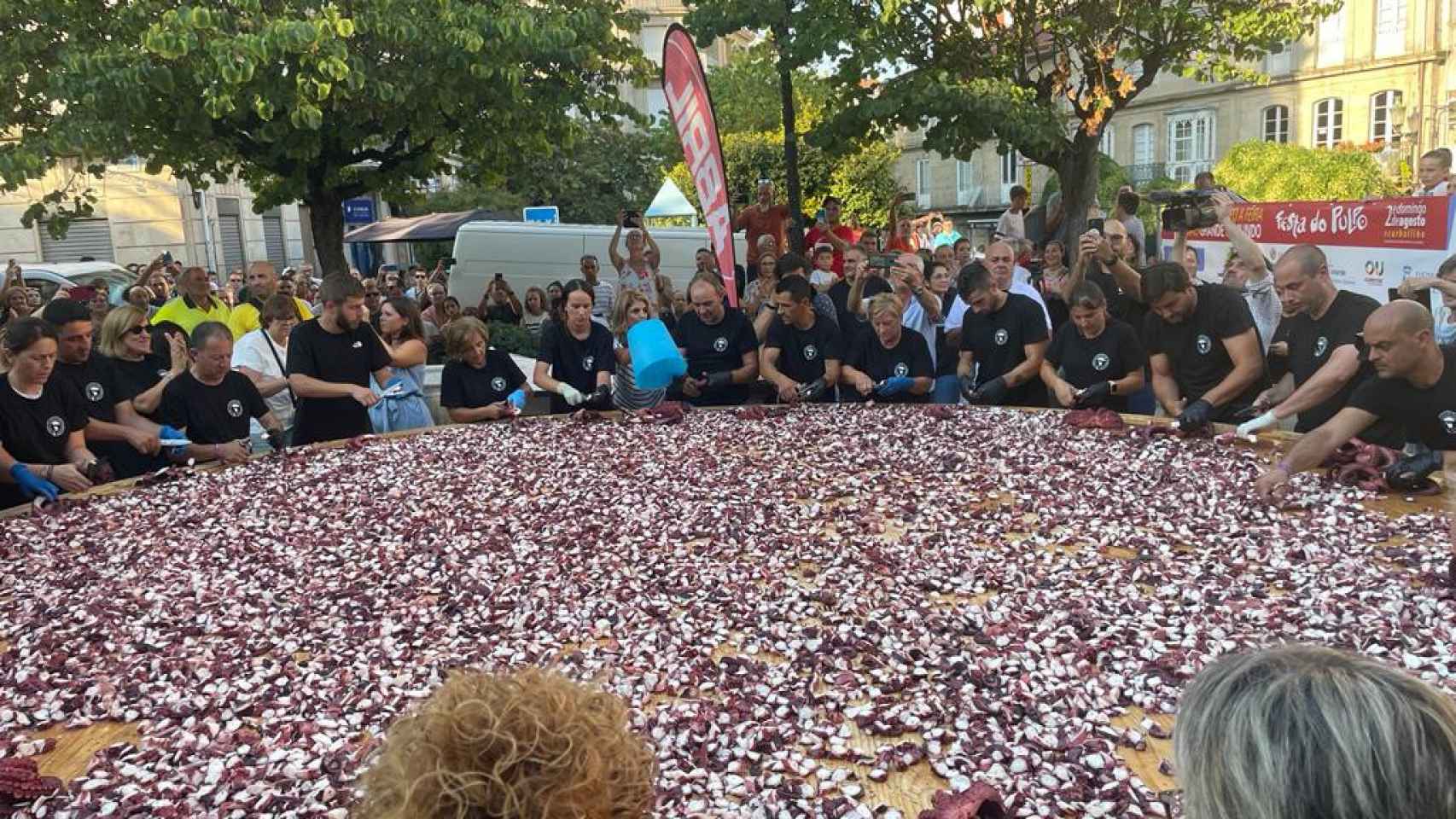 Tapa de pulpo gigante en O Carballiño (Ourense).