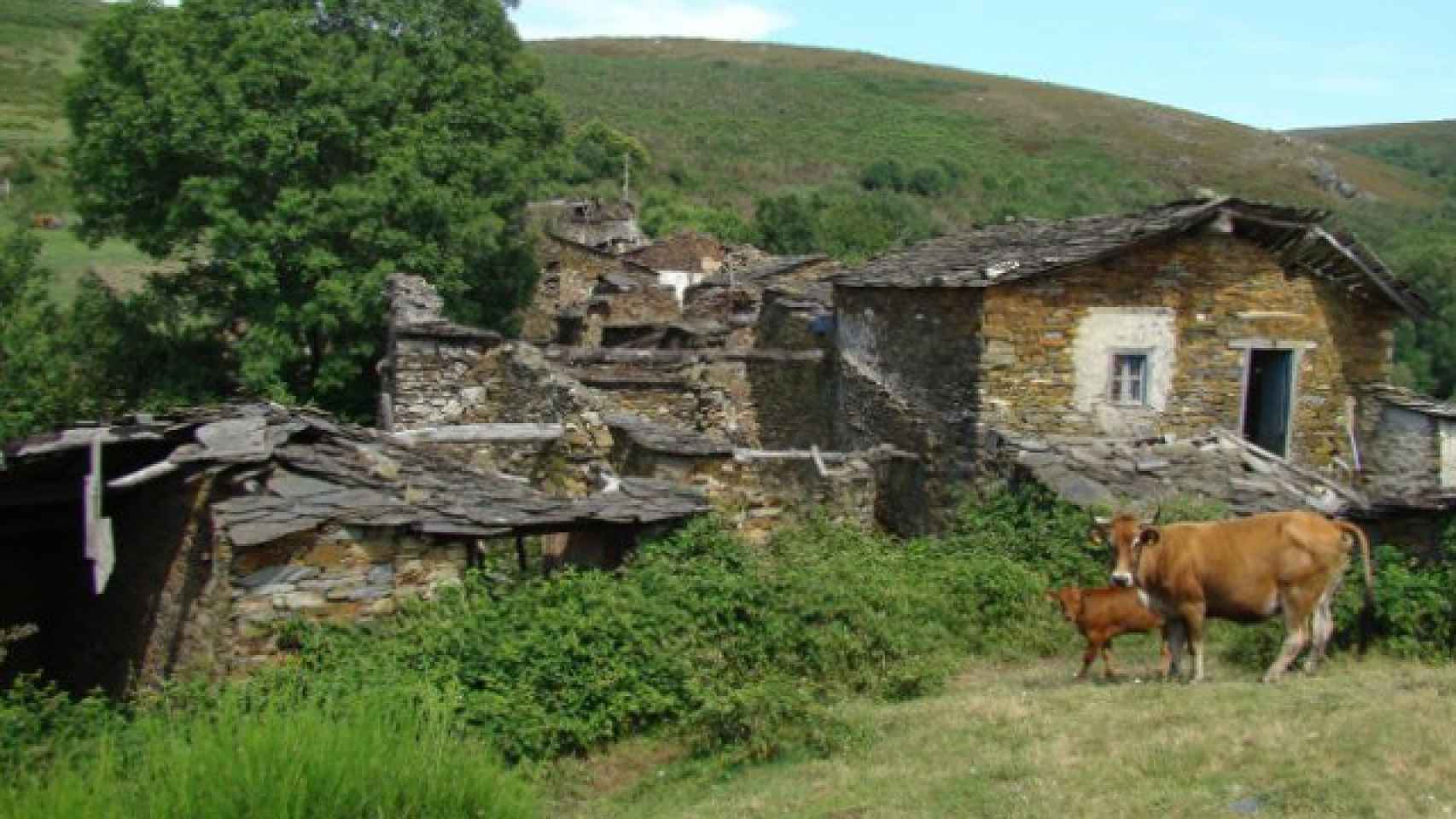 Aldea abandonada en Galicia.