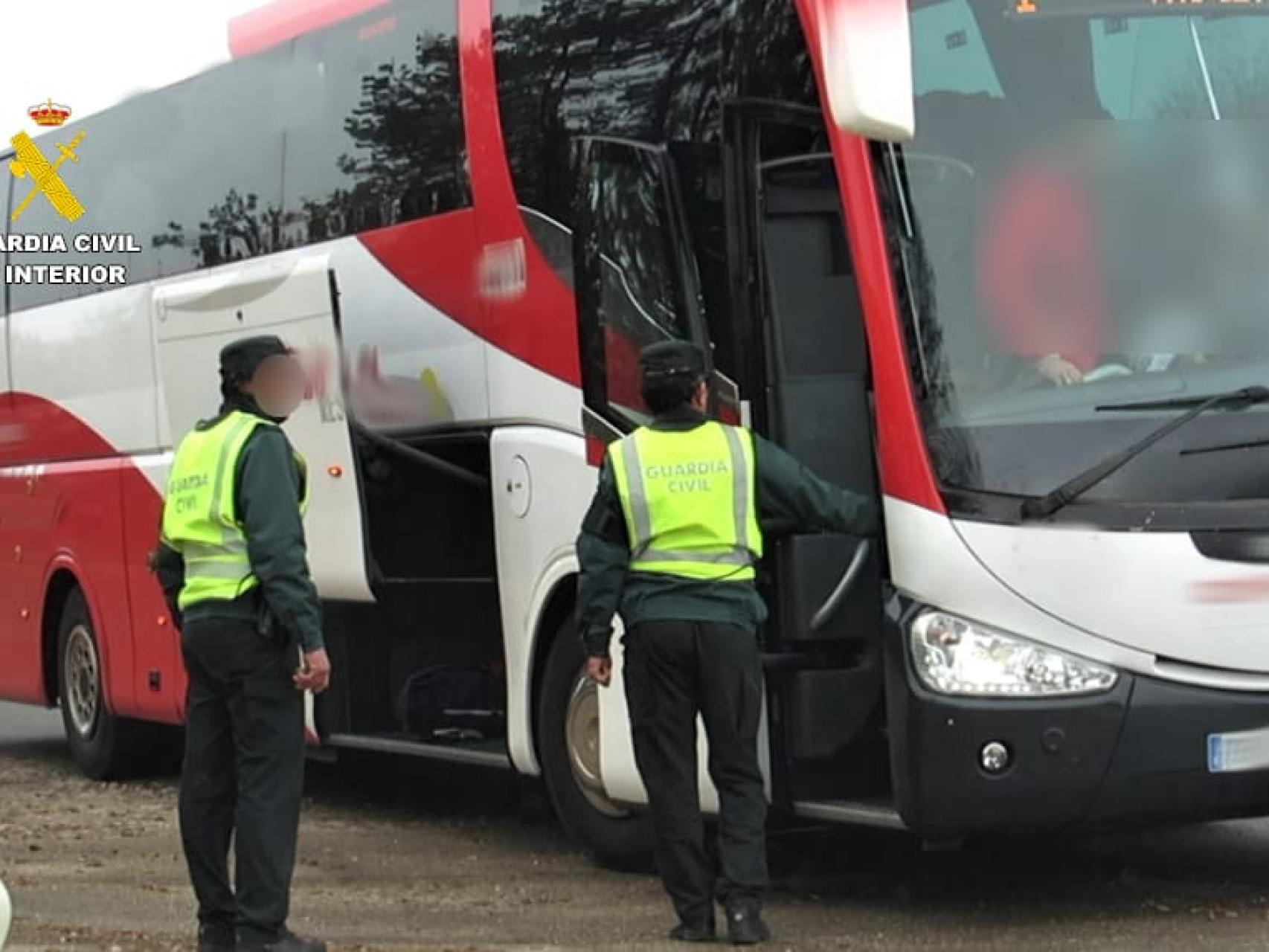 Detenido tras manosear a una mujer durante un viaje en autobús por  Valladolid