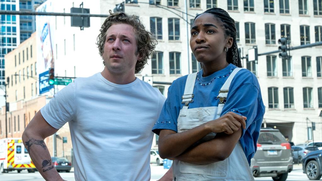 Jeremy Allen White y Ayo Edebiri en la segunda temporada de 'The Bear'.