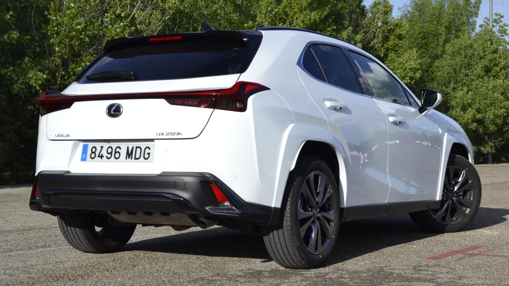 Lexus UX 250h F Sport.