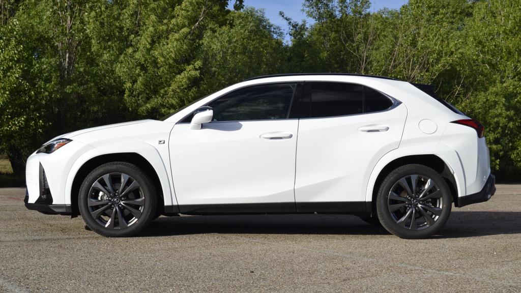 Lexus UX 250h F Sport.