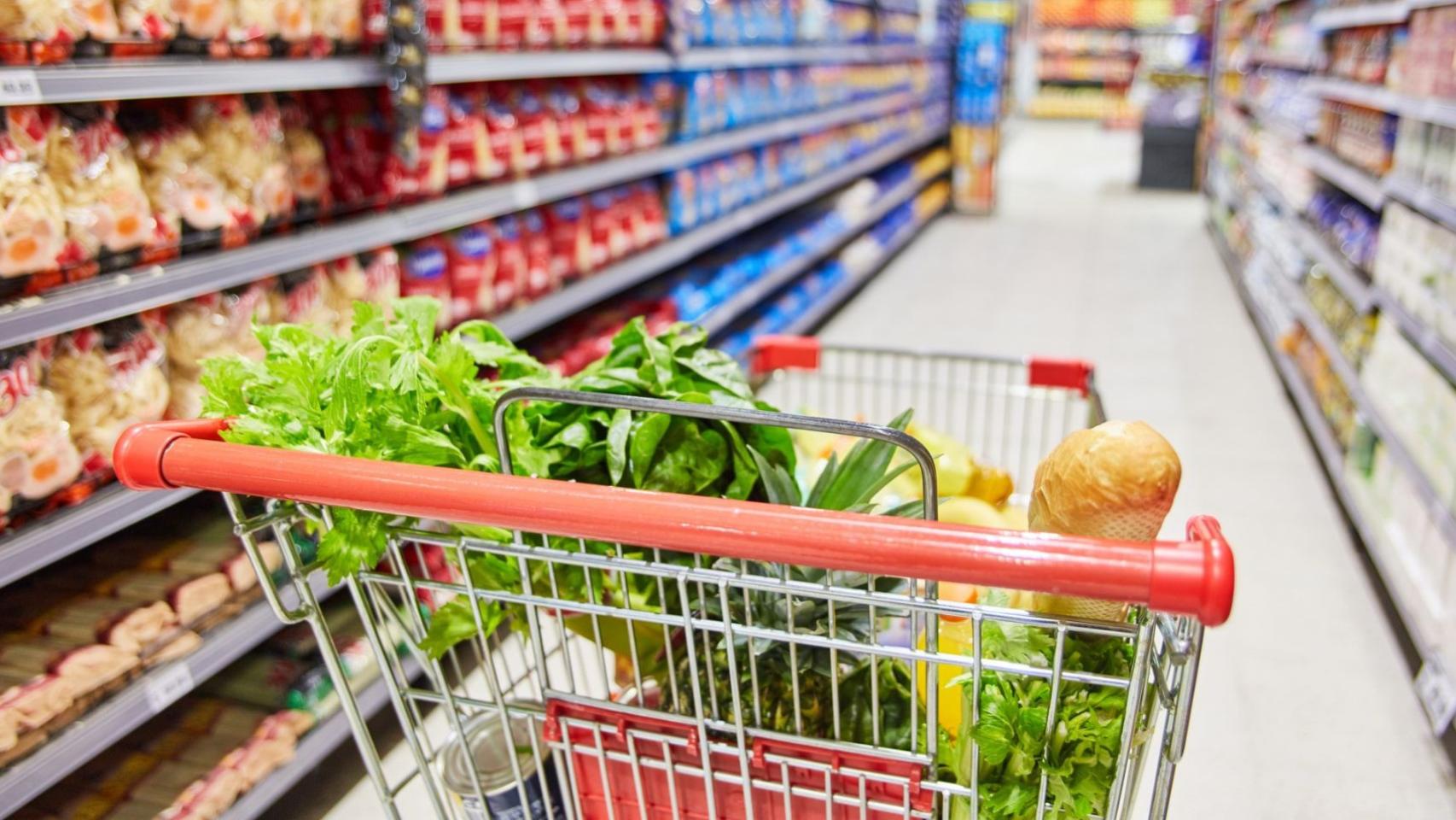 ¿Qué supermercados abren este martes 15 de agosto? Consulta si modifican su horario en este día festivo.