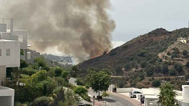 Declarado un incendio forestal en Marbella.