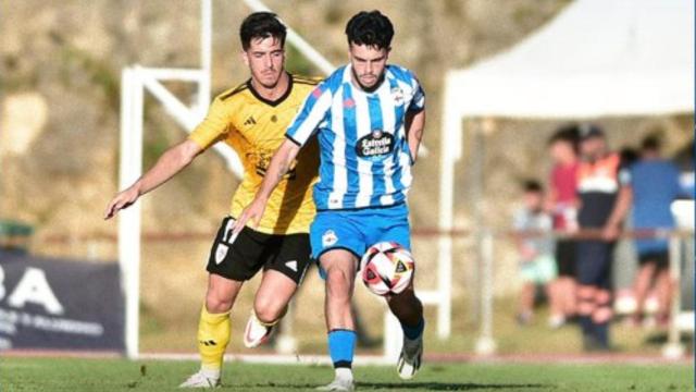 Un lance del Deportivo-Compostela.