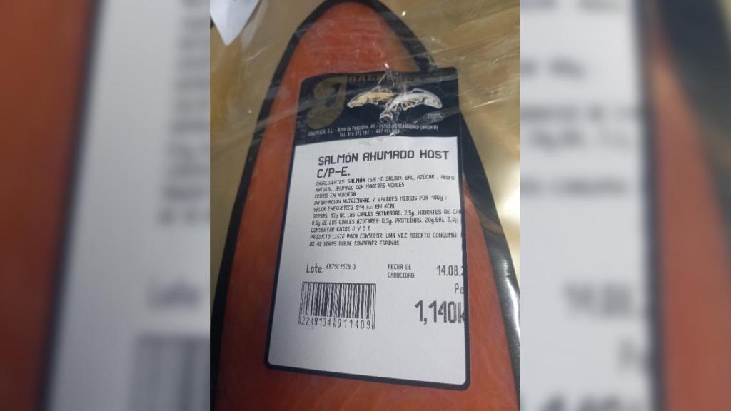 Imagen de un lote de salmón ahumado afectado.