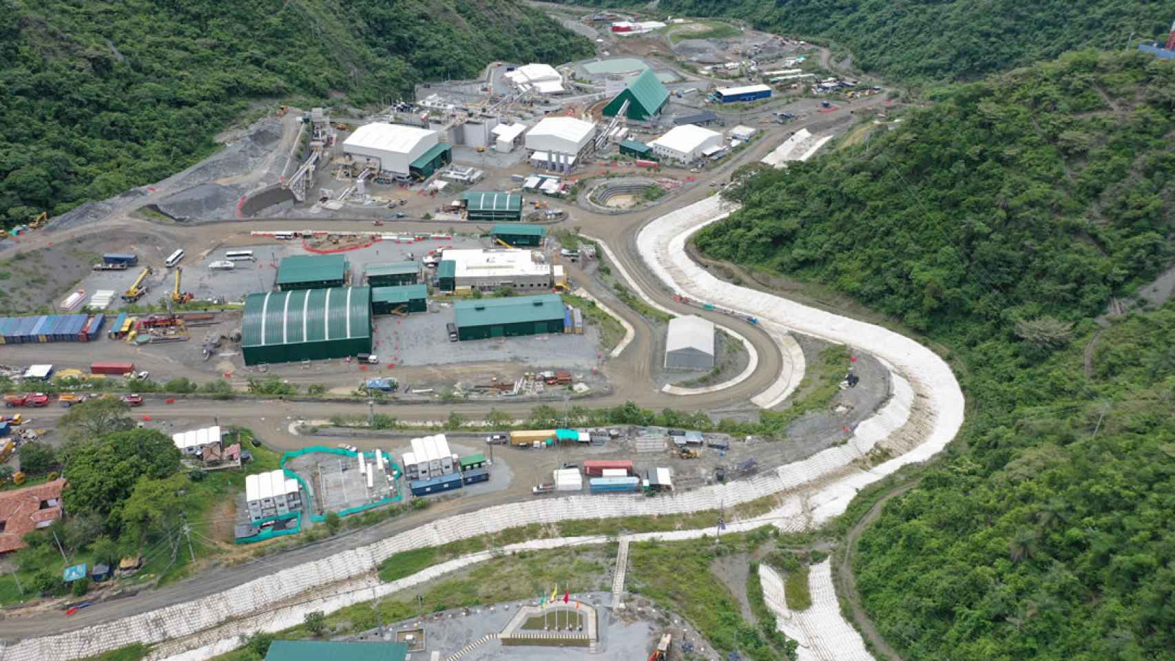 Instalaciones para la extracción de oro de Zijin en Buriticá (Colombia).
