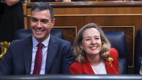 El presidente del Gobierno en funciones, Pedro Sánchez, y la vicepresidenta primera, Nadia Calviño. Imagen de archivo.