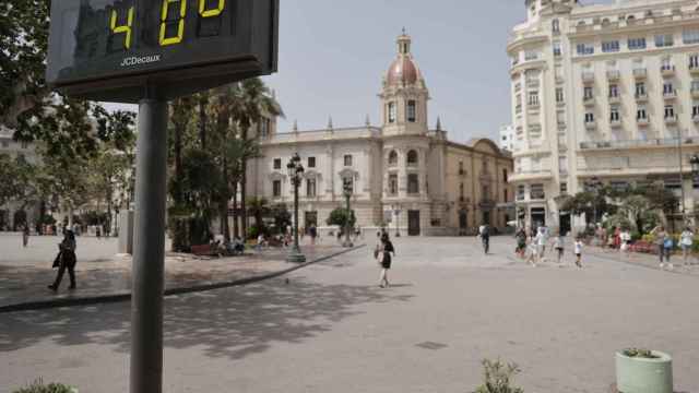 El termómetro alcanza los 40 grados en Valencia.