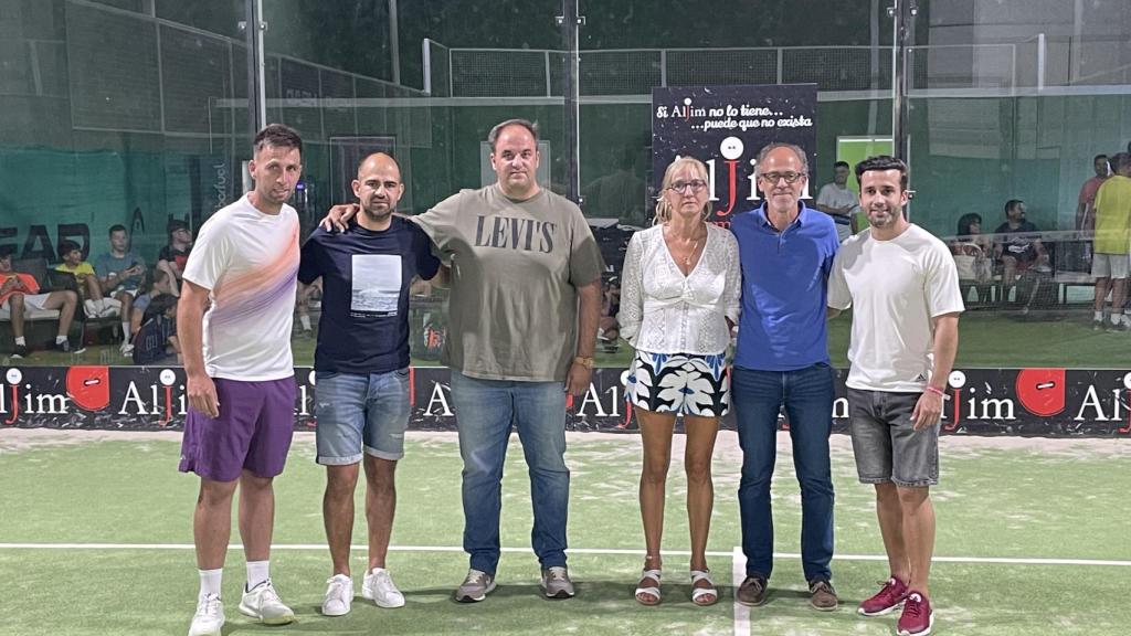 Las pistas municipales de pádel han acogido un clinic y un torneo de exhibición con la presencia de jugadores World Padel Tour