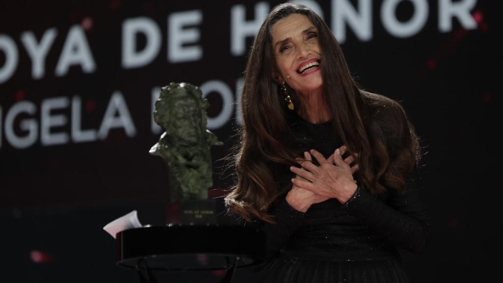 Ángela Molina tras recibir el Goya de Honor en 2021.