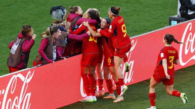 Las jugadoras de España celebran el gol de Mariona Caldentey a Países Bajos
